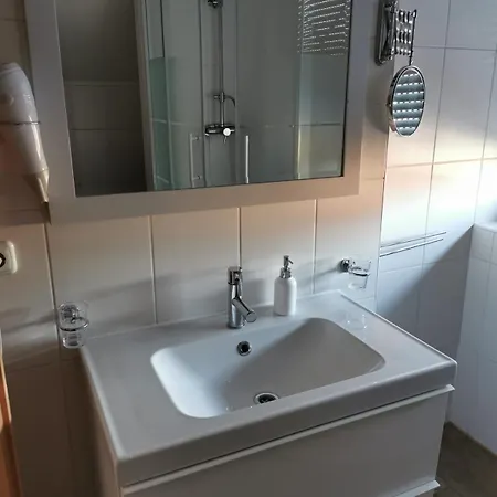 Gaestehaus Sol Tour アーレンスフェルデ